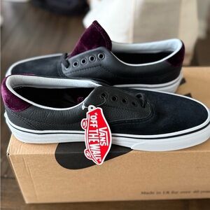 Vans Men's Black and Purple/maroon Sneakers